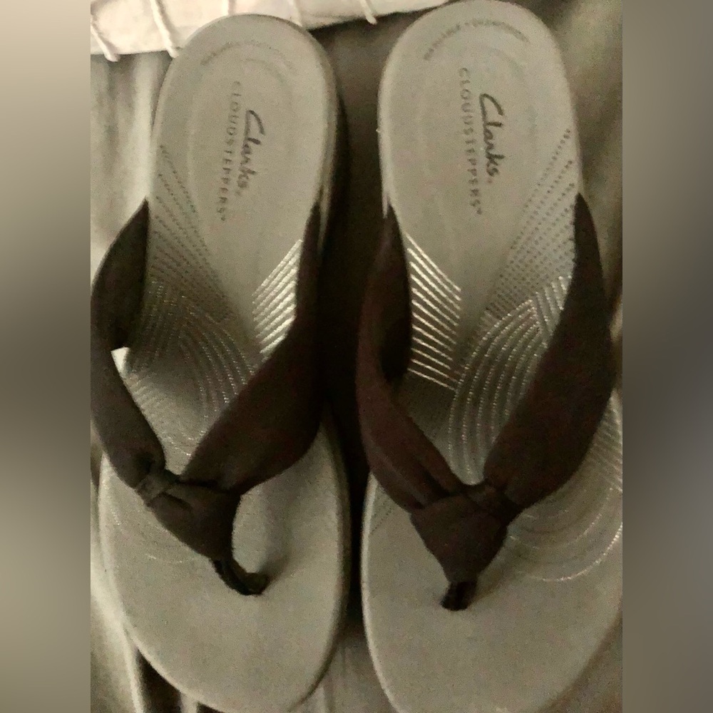 Clarks Cloudsteppers Arla Glison thong sandals Size 8